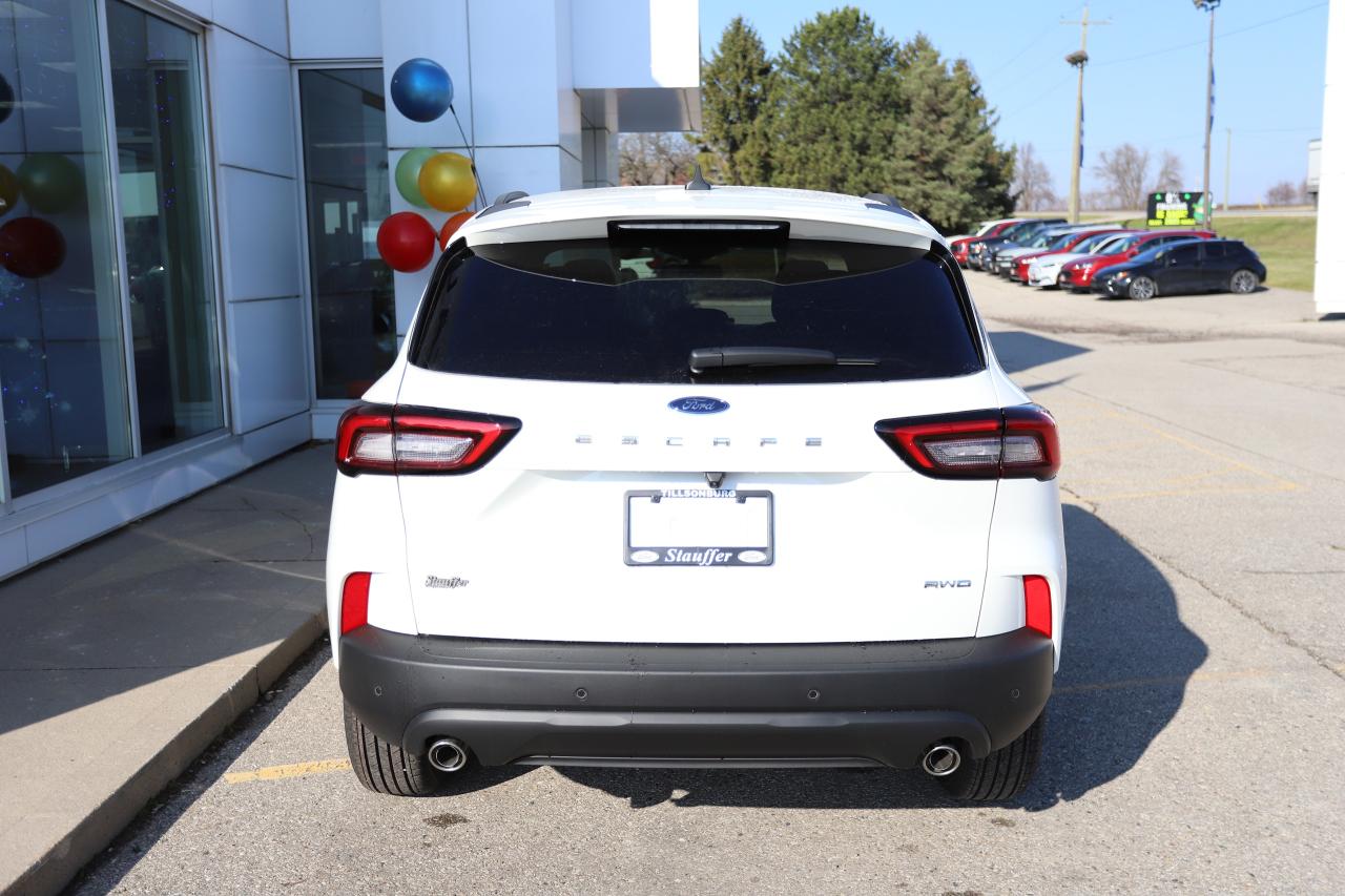 2026 Ford Escape ST-Line Select AWD Photo