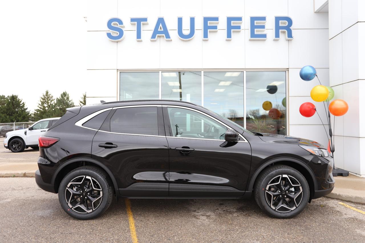 2026 Ford Escape Platinum AWD Photo5