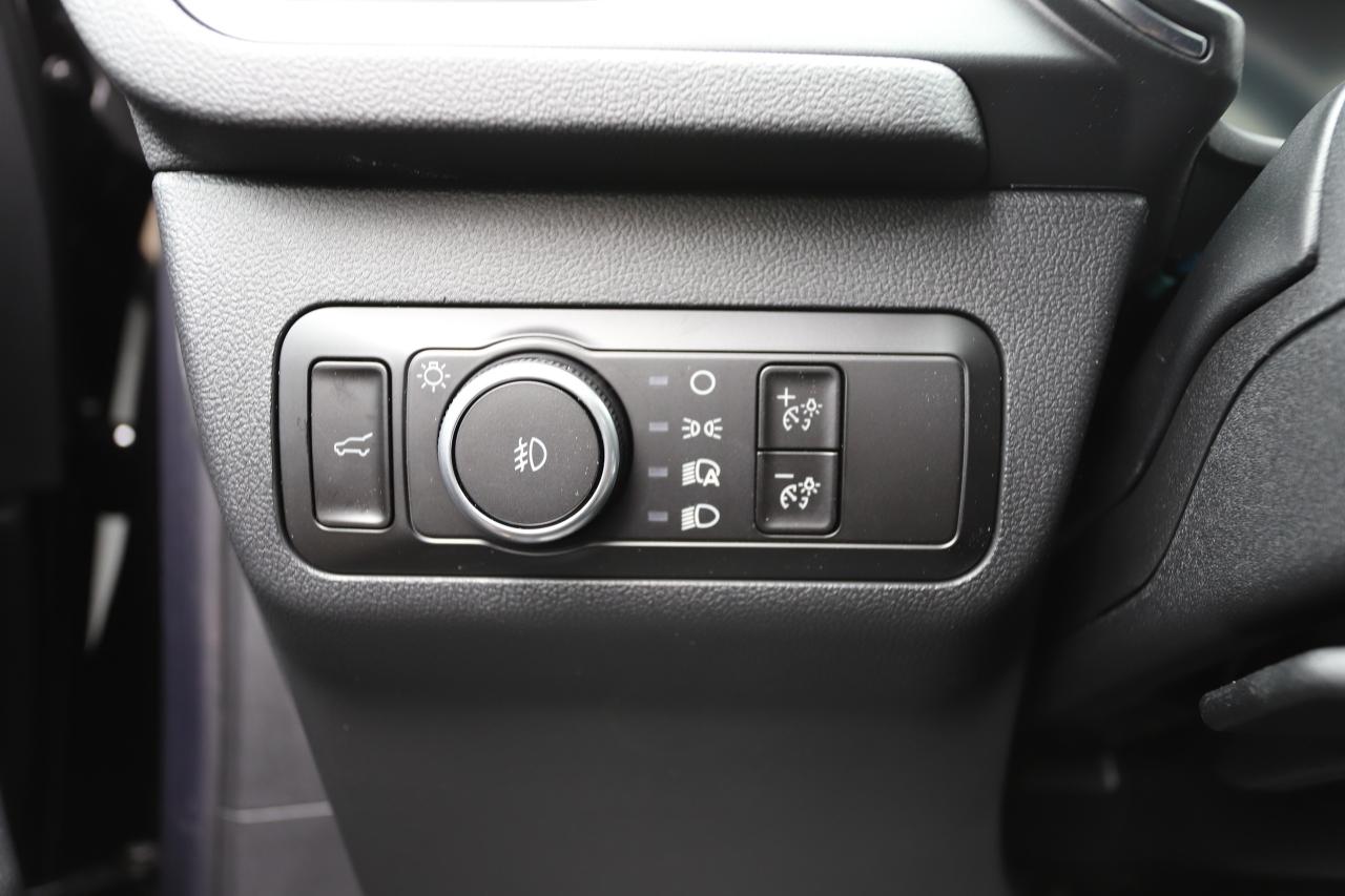 2026 Ford Escape Platinum AWD Photo5