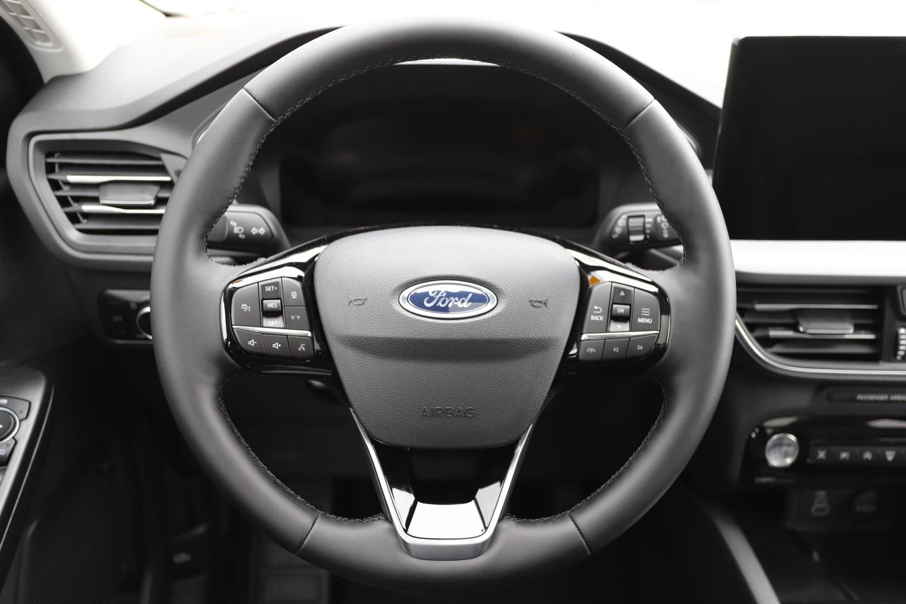 2026 Ford Escape Platinum AWD Photo5