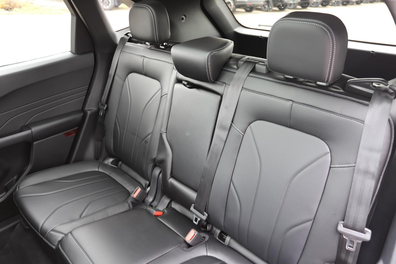 2026 Ford Escape Platinum AWD Photo5