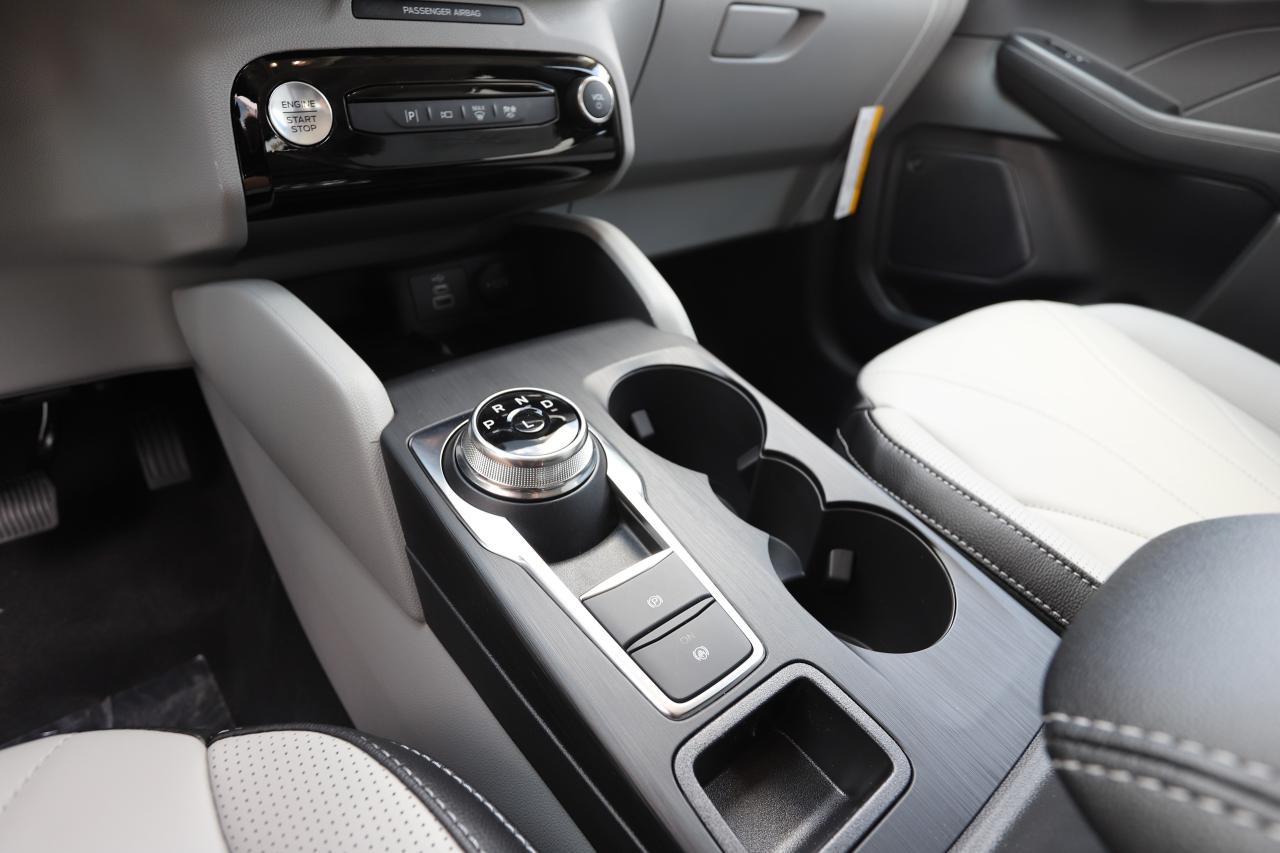 2026 Ford Escape PHEV FWD Photo5