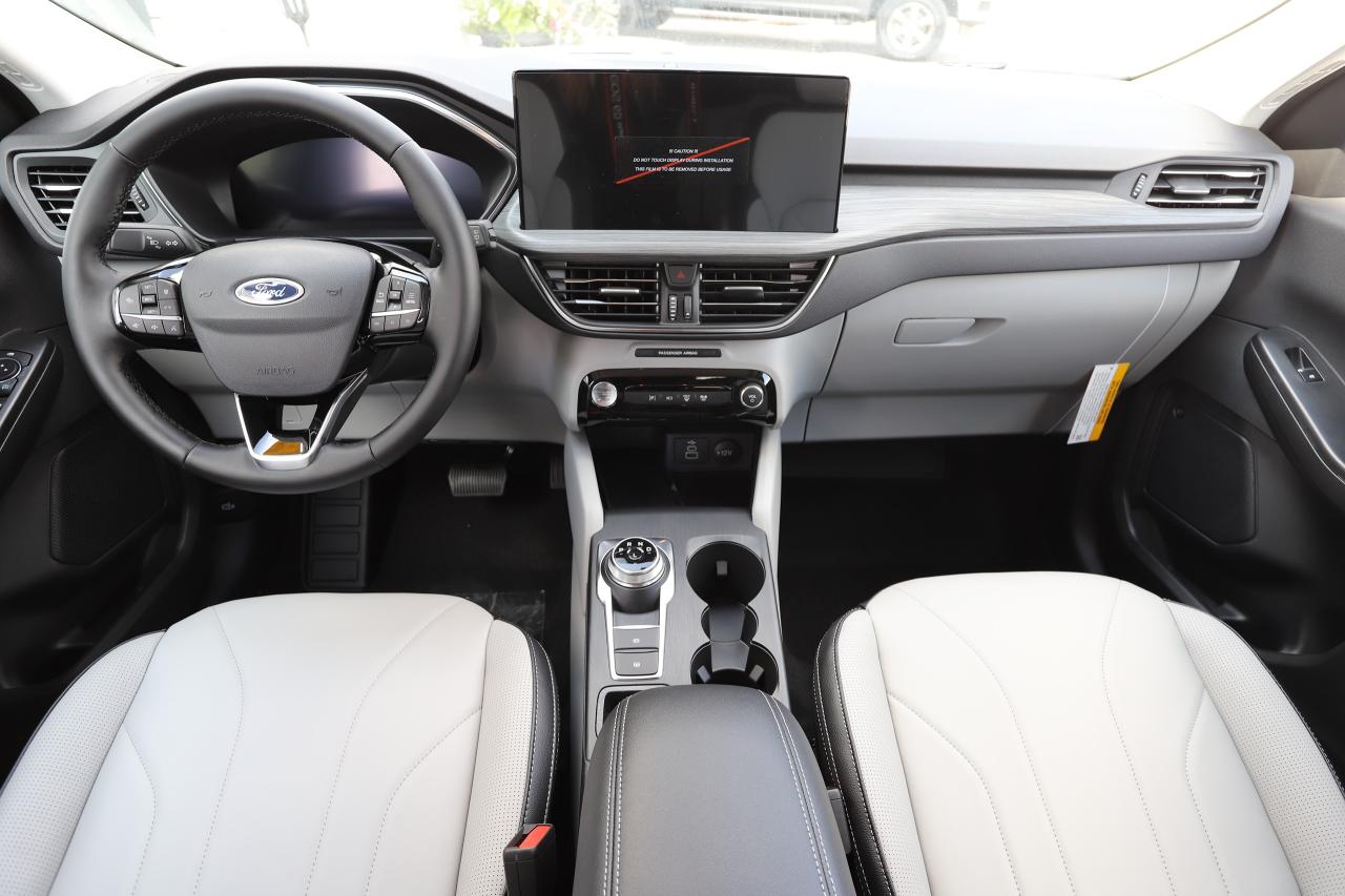 2026 Ford Escape PHEV FWD Photo5