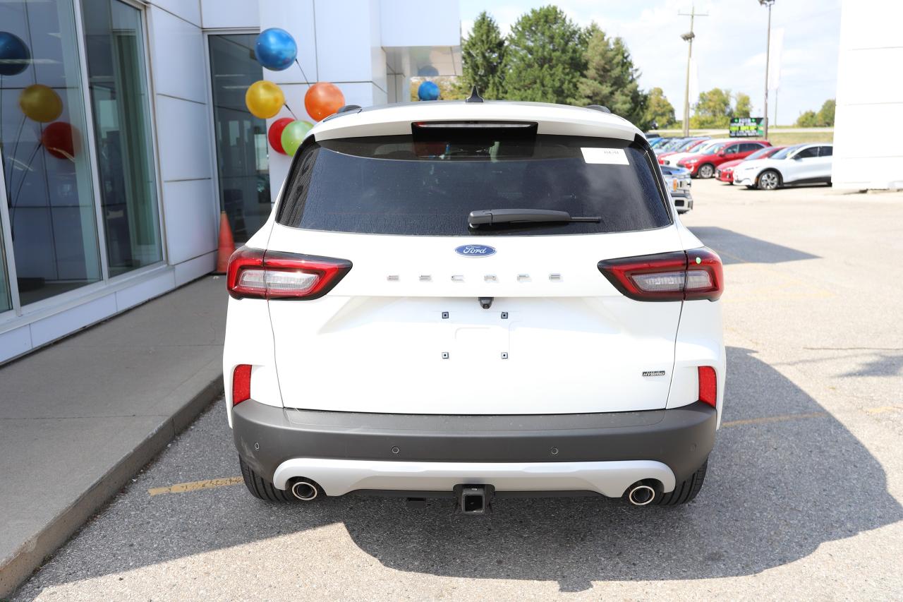 2026 Ford Escape PHEV FWD Photo4