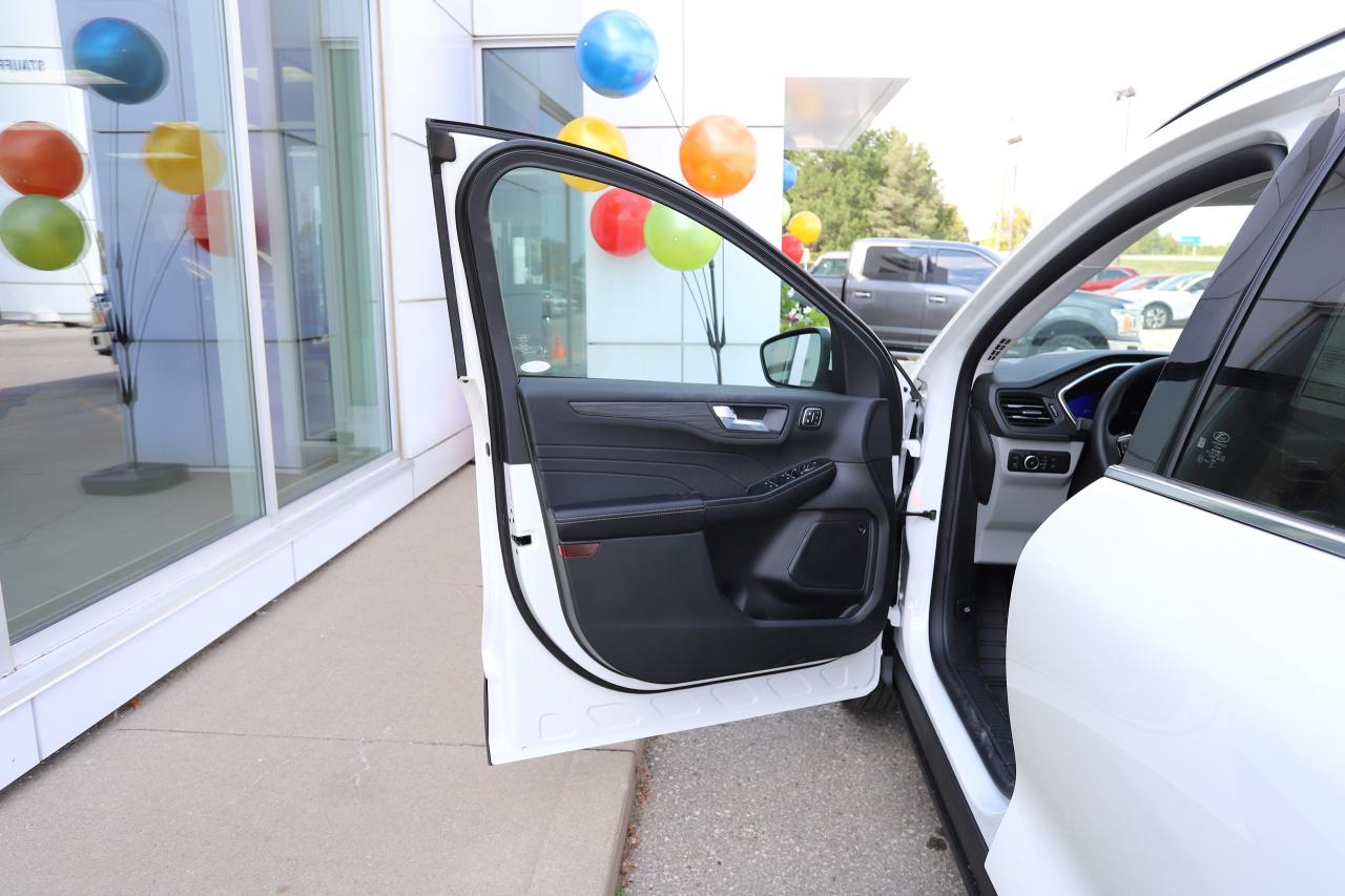 2026 Ford Escape PHEV FWD Photo5