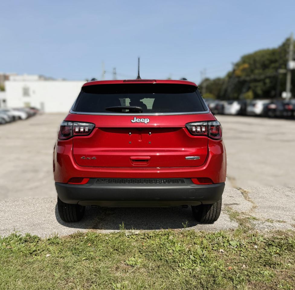 2025 Jeep Compass NORTH 4X4 Photo