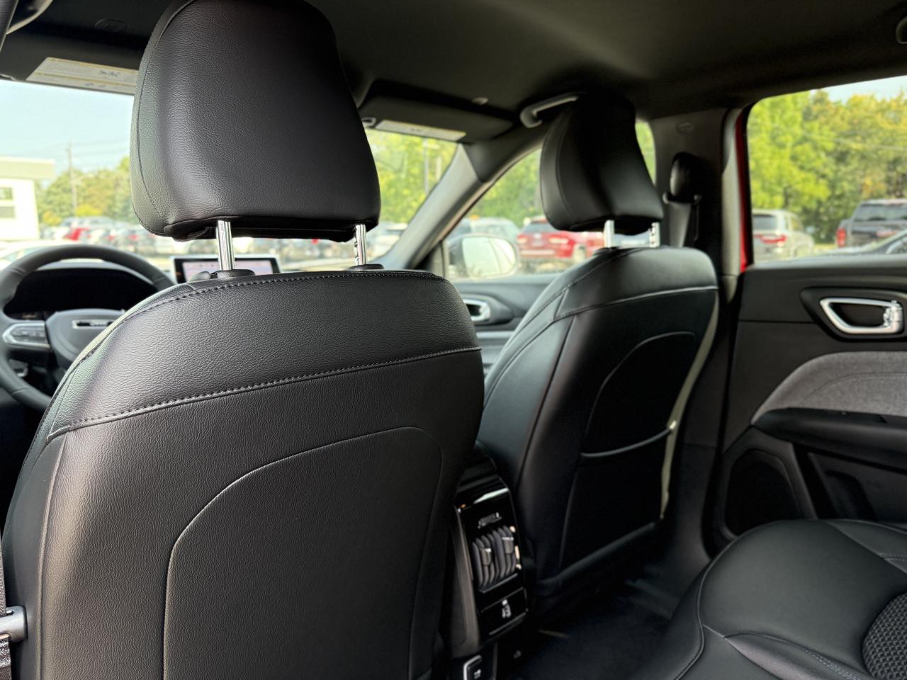 2025 Jeep Compass NORTH 4X4 Photo