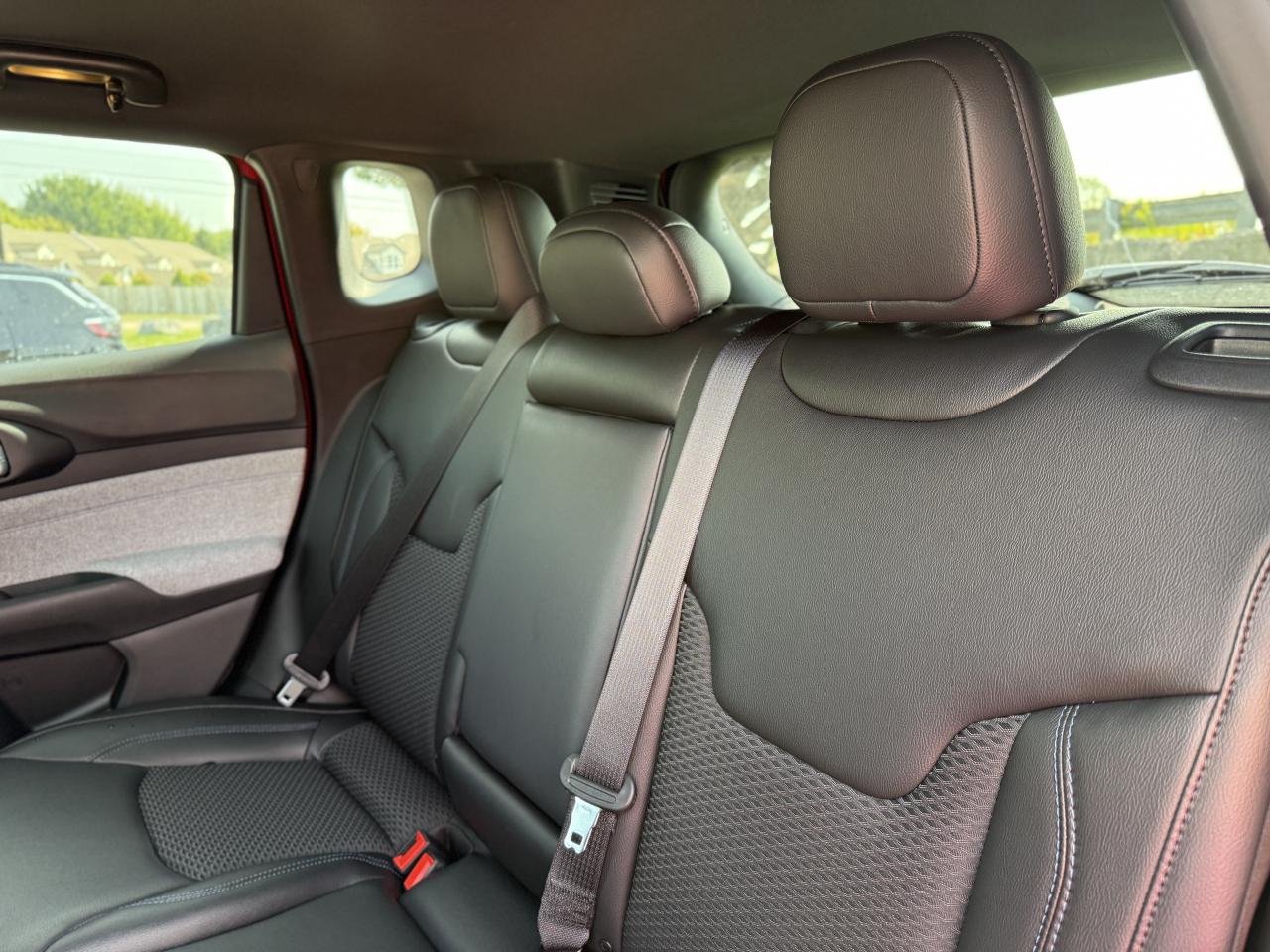 2025 Jeep Compass NORTH 4X4 Photo