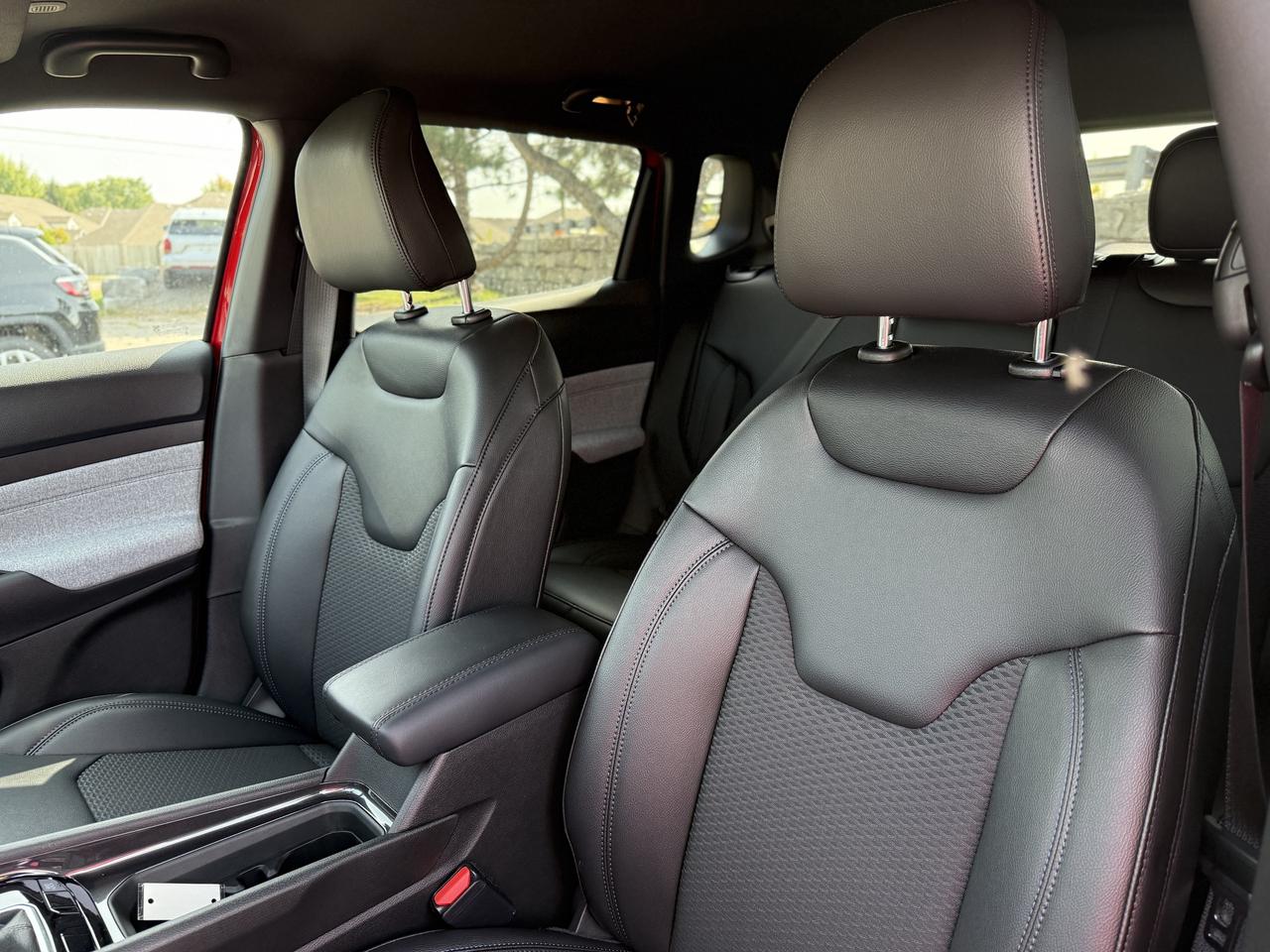 2025 Jeep Compass NORTH 4X4 Photo