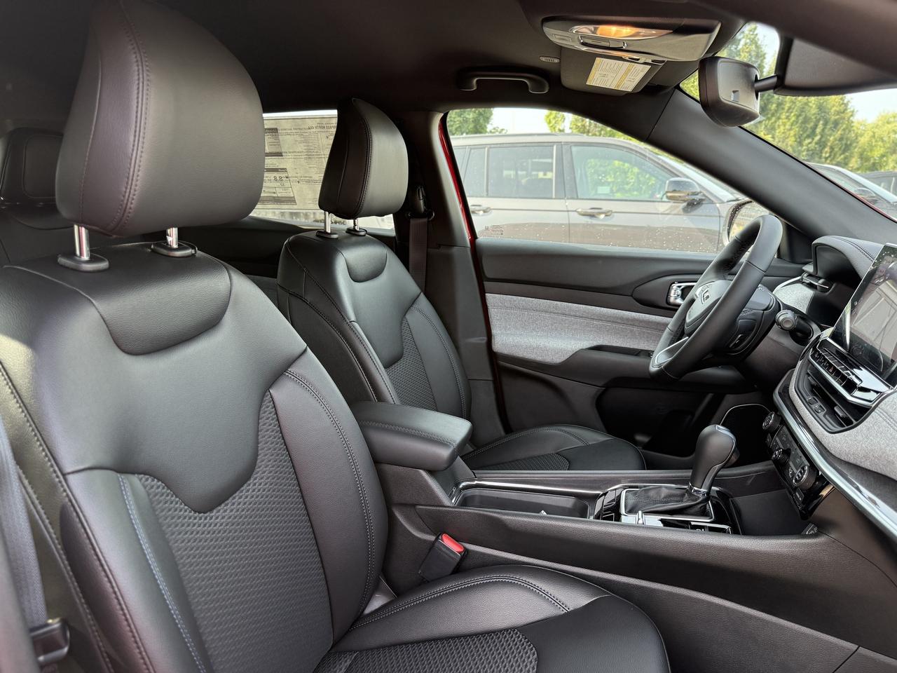 2025 Jeep Compass NORTH 4X4 Photo