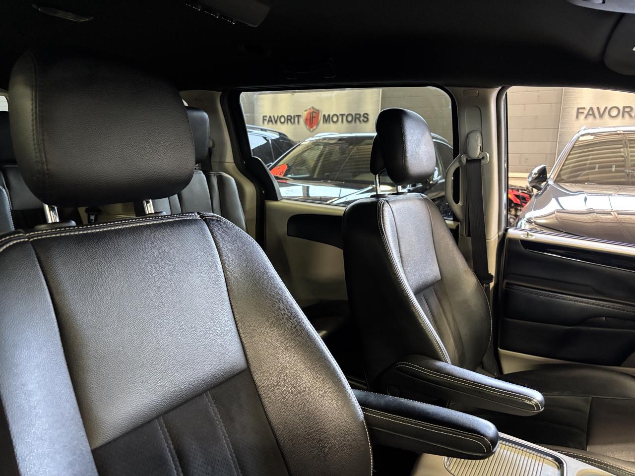 2017 Dodge Grand Caravan SXT Premium Plus|POWERDOORS|AFTERMKTDECK|STOW&GO|+ - Photo #12