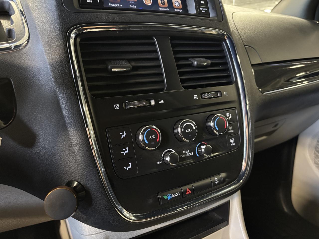 2017 Dodge Grand Caravan SXT Premium Plus|POWERDOORS|AFTERMKTDECK|STOW&GO|+ - Photo #22