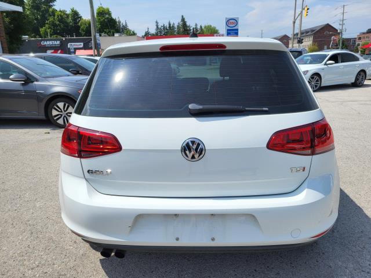 2017 Volkswagen Golf TRENDLINE Photo4