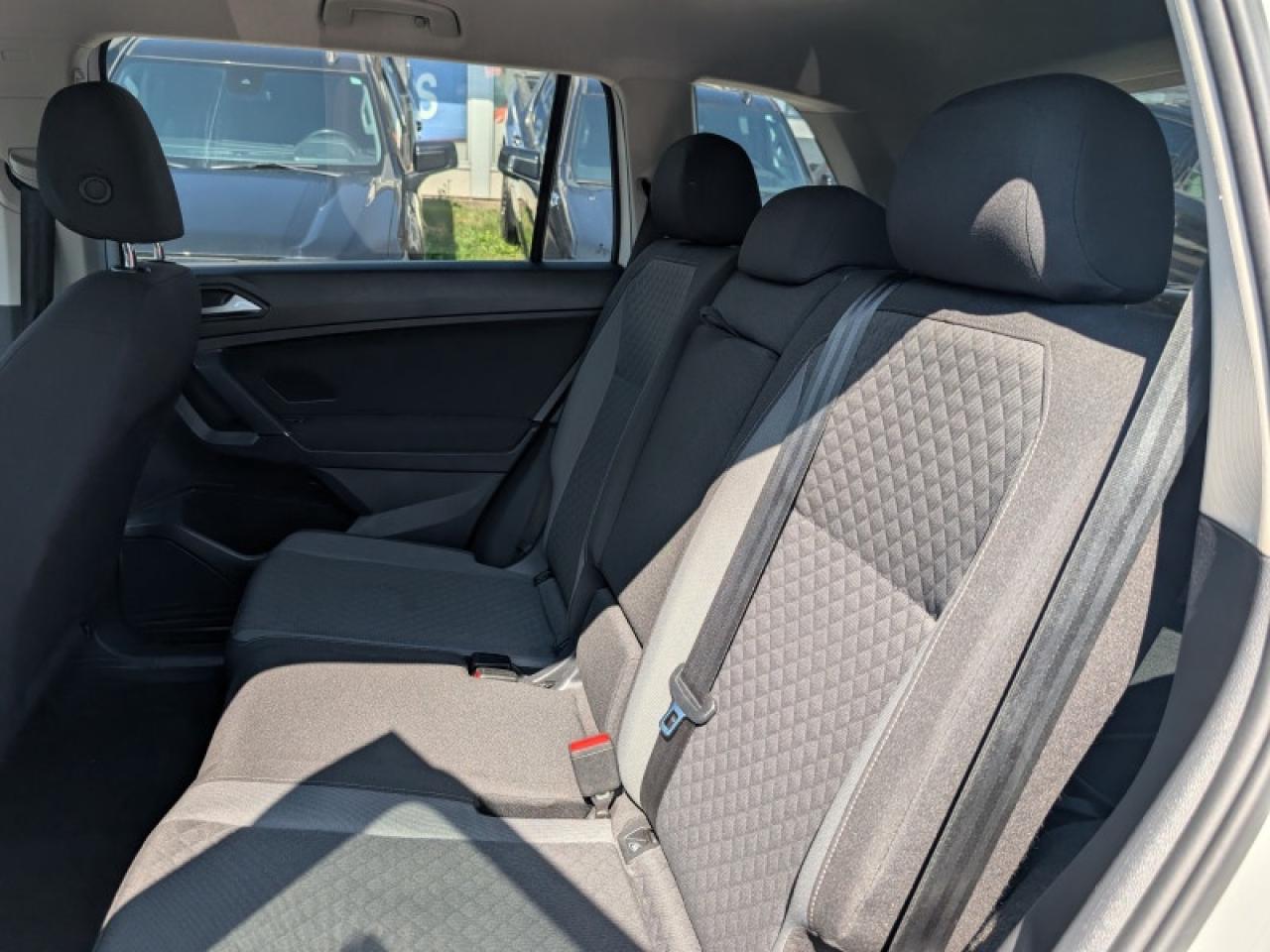 2020 Volkswagen Tiguan Trendline  **BLIND SPOT - APPLE CP** Photo