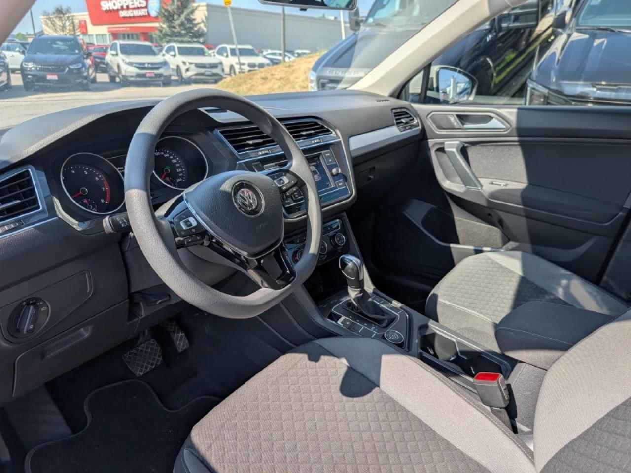 2020 Volkswagen Tiguan Trendline  **BLIND SPOT - APPLE CP** Photo