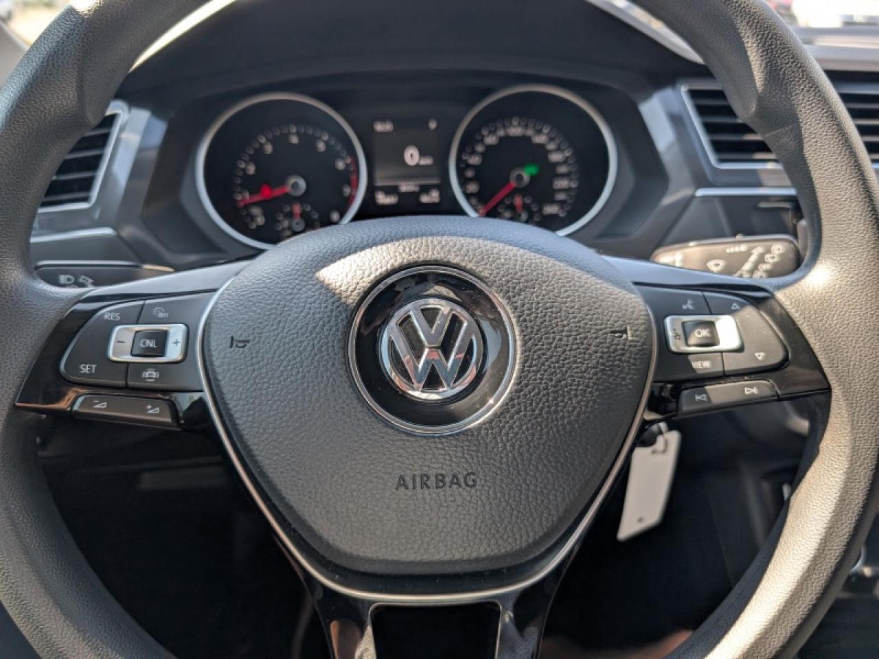 2020 Volkswagen Tiguan Trendline  **BLIND SPOT - APPLE CP** Photo