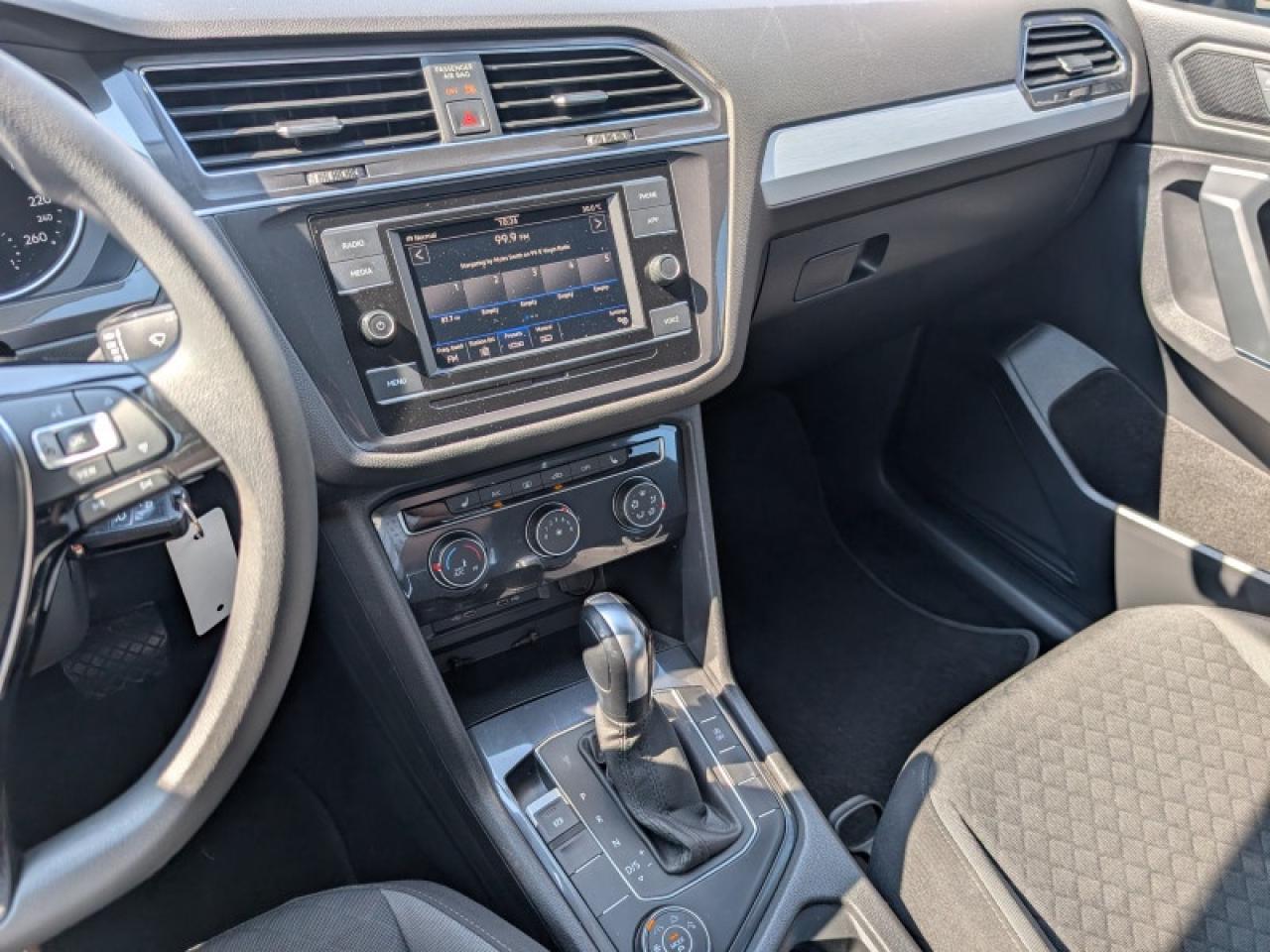 2020 Volkswagen Tiguan Trendline  **BLIND SPOT - APPLE CP** Photo