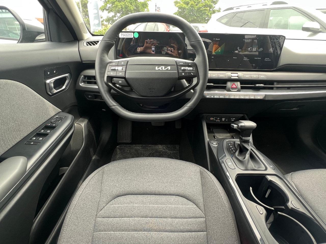 2025 Kia K4 EX Trim Pkg.   DEMO   Wireless Phone Charger Photo