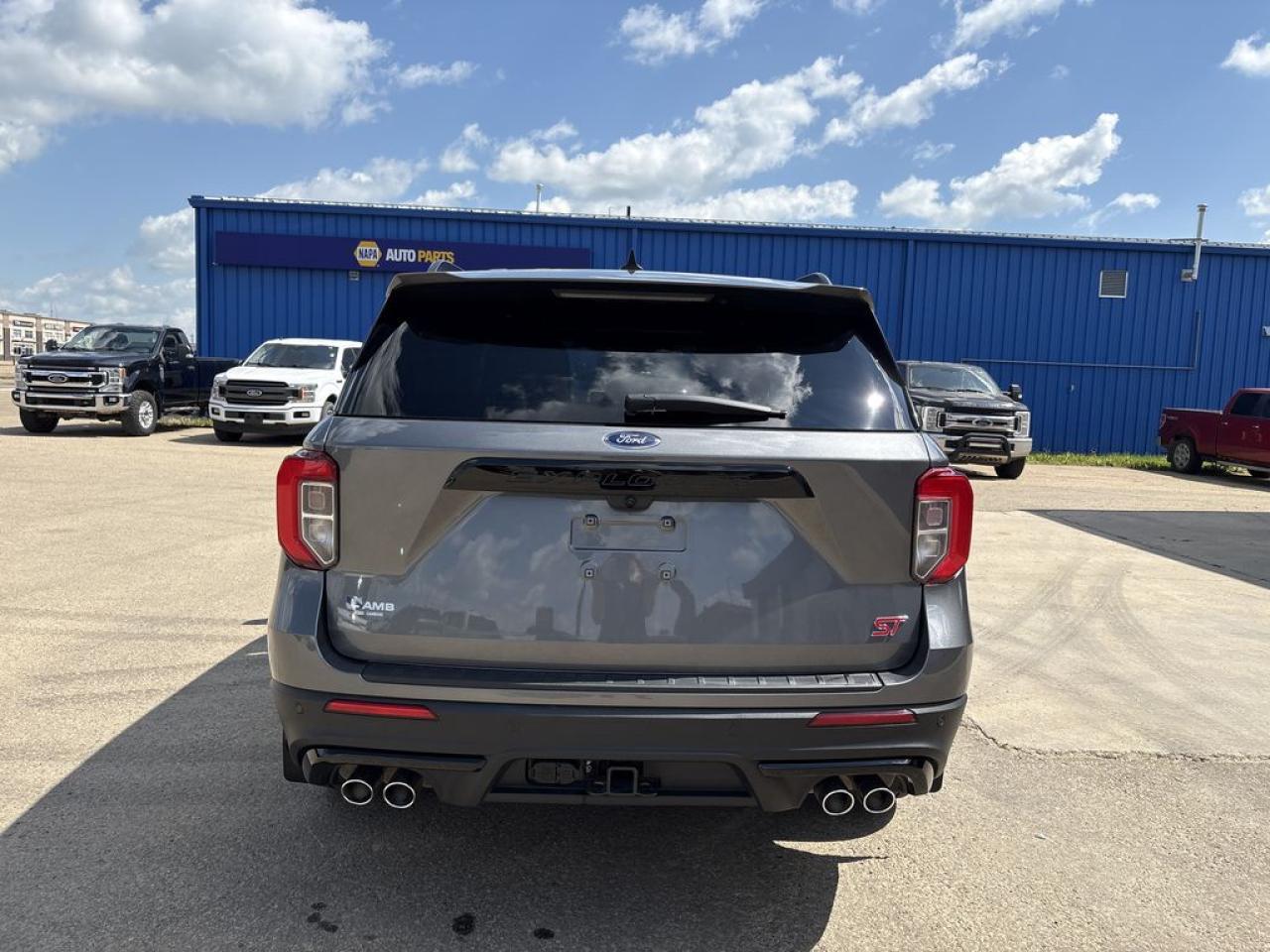 2022 Ford Explorer ST Photo5
