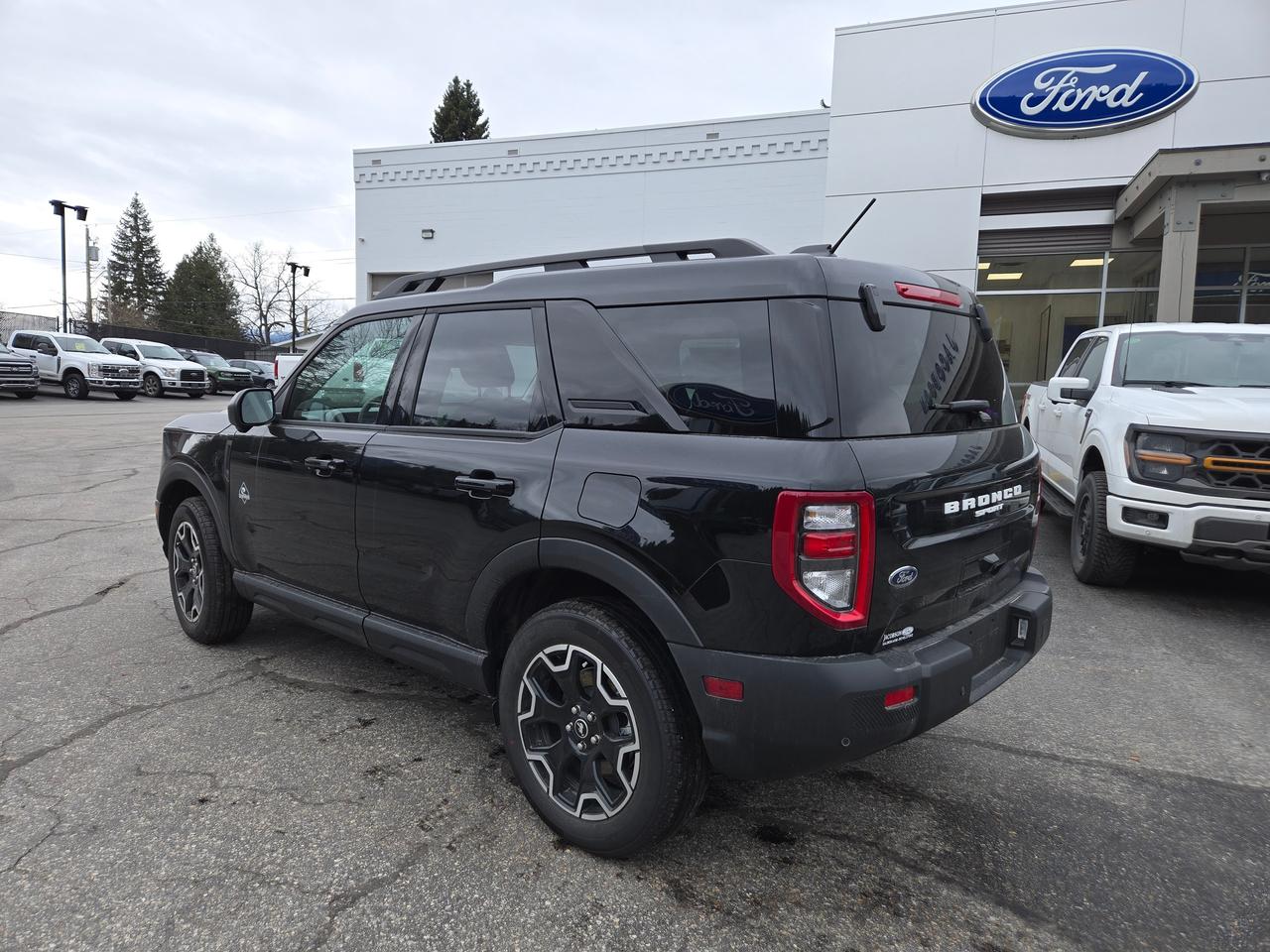 2025 Ford Bronco Sport Outer Banks Photo2