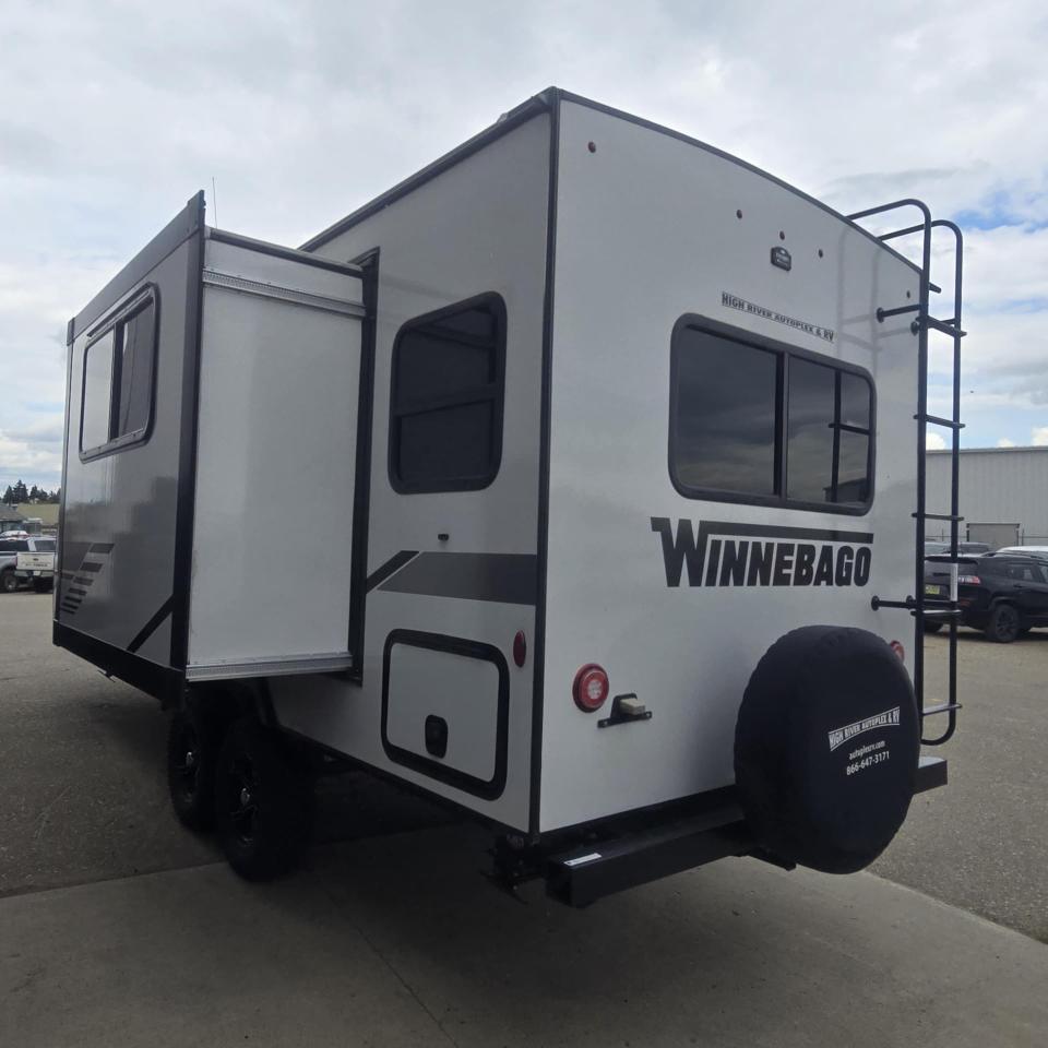2022 Winnebago Micro Minnie 2225RL Photo1
