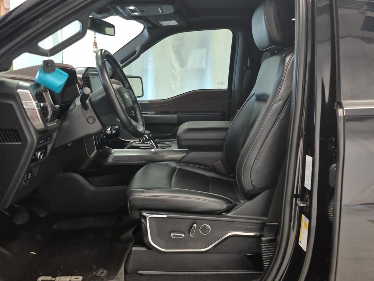 2023 Ford F-150 Lariat Photo