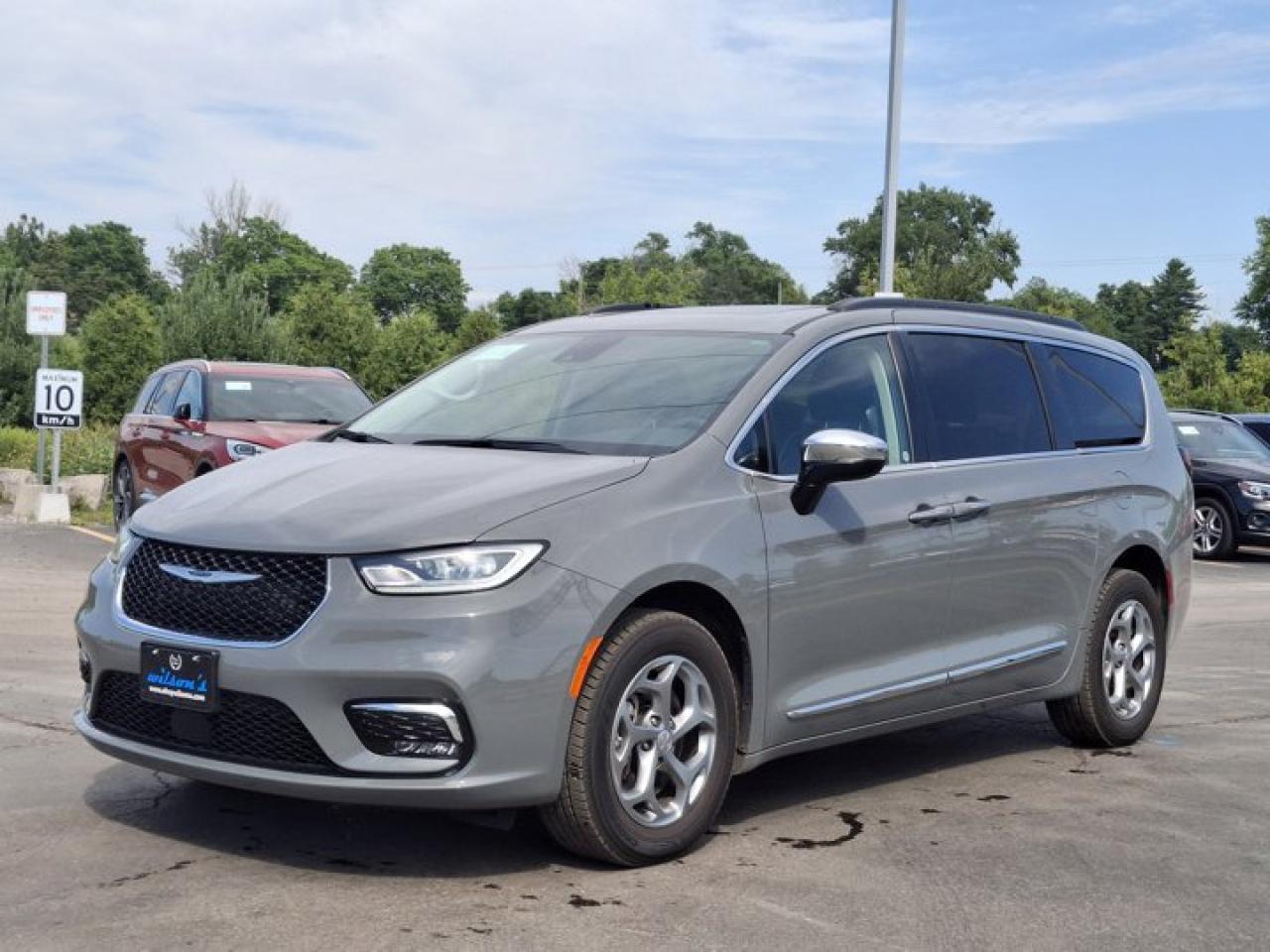 Used 2023 Chrysler Pacifica Limited | Nappa Leather | Nav | Safety Tech | Apple CarPlay | Android Auto | Heated Steering Wheel | for sale in Guelph, ON