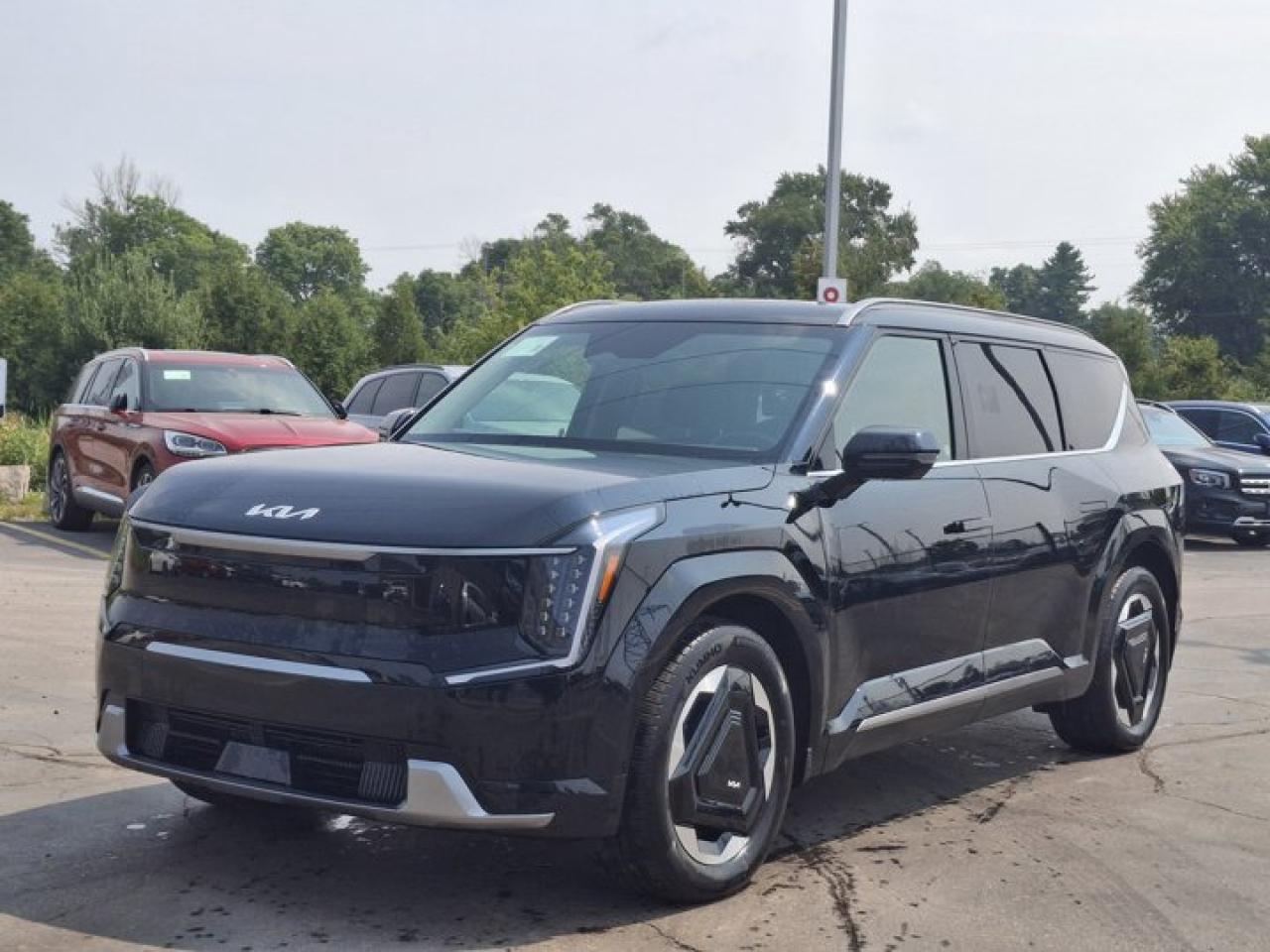Used 2025 Kia EV9 Land w/Premium Pkg AWD | 6 Passenger | Leather | Dual Sunroof | Adaptive Cruise | and Much More ! for sale in Guelph, ON