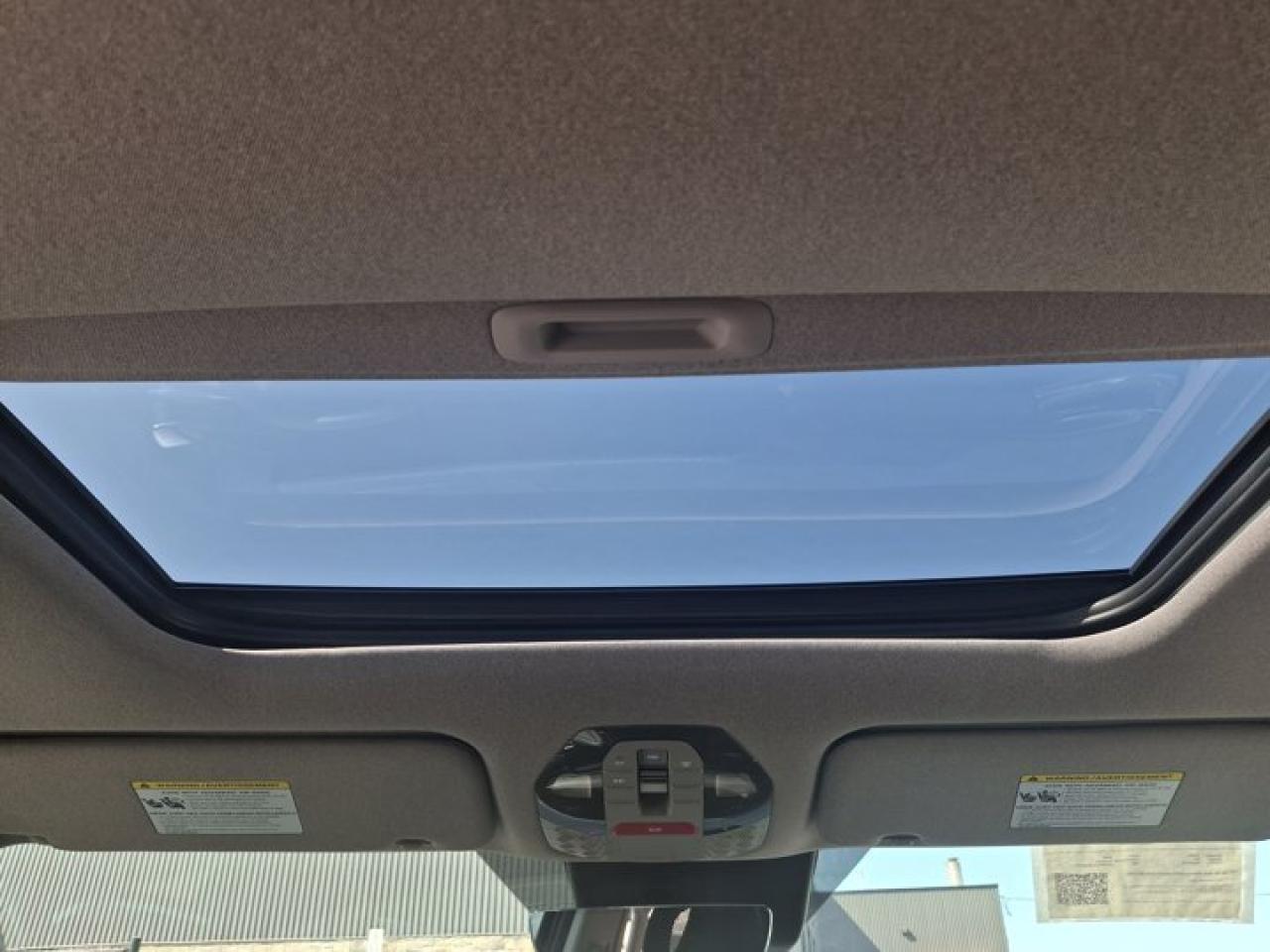 2025 Kia EV9 Land w/Plus Pkg AWD | 7 Passenger | Leather | Dual Sunroof | Adaptive Cruise | and Much More ! Photo