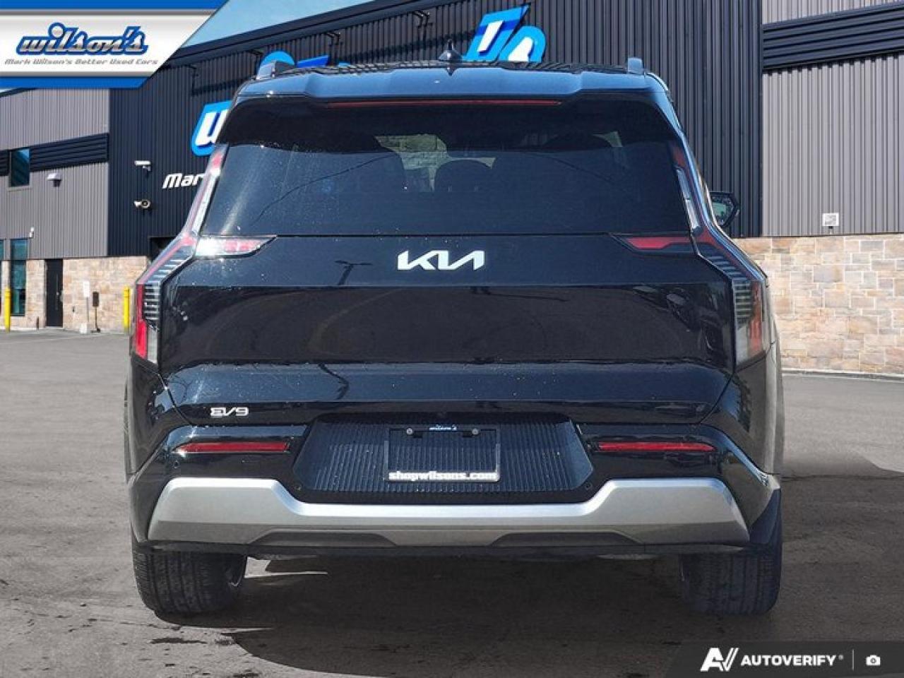 2025 Kia EV9 Land w/Plus Pkg AWD | 7 Passenger | Leather | Dual Sunroof | Adaptive Cruise | and Much More ! Photo3