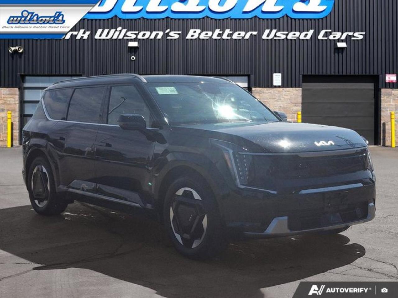 2025 Kia EV9 Land w/Plus Pkg AWD | 7 Passenger | Leather | Dual Sunroof | Adaptive Cruise | and Much More ! Photo