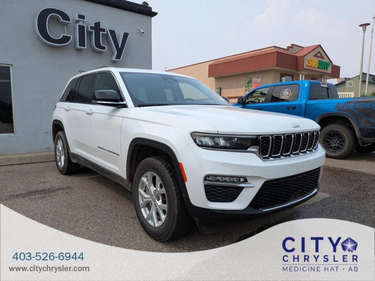 Used 2023 Jeep Grand Cherokee LIMITED 4X4 for sale in Medicine Hat, AB