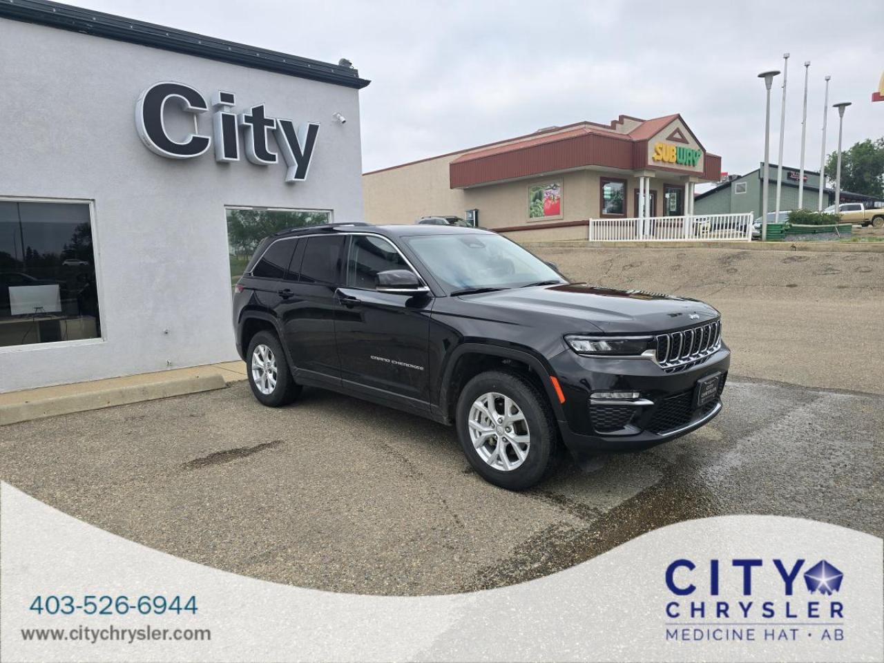 Used 2023 Jeep Grand Cherokee LIMITED 4X4 for sale in Medicine Hat, AB