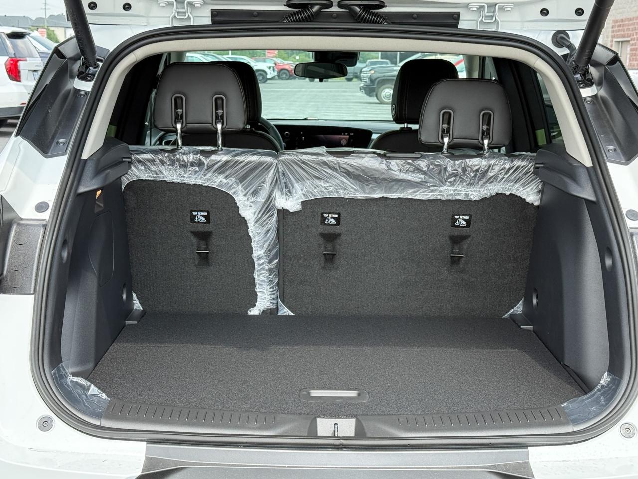 2026 Buick Encore GX Preferred 1.3L 3CYL WITH REMOTE START/ENTRY, HEATED SEATS, HEATED STEERING WHEEL, HD SURROUND VISION, POWER LIFTGATE Photo4