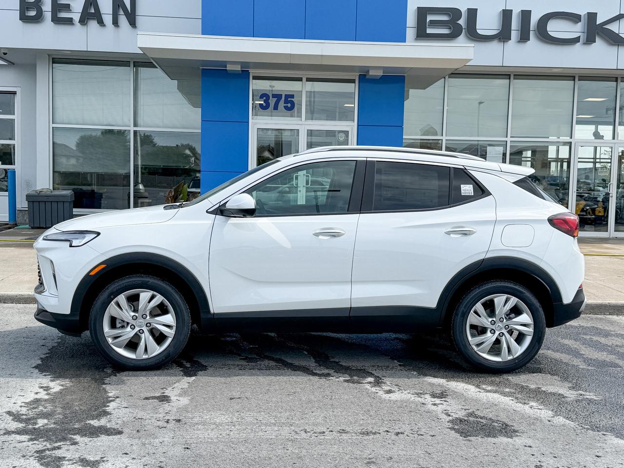 2026 Buick Encore GX Preferred 1.3L 3CYL WITH REMOTE START/ENTRY, HEATED SEATS, HEATED STEERING WHEEL, HD SURROUND VISION, POWER LIFTGATE Photo5