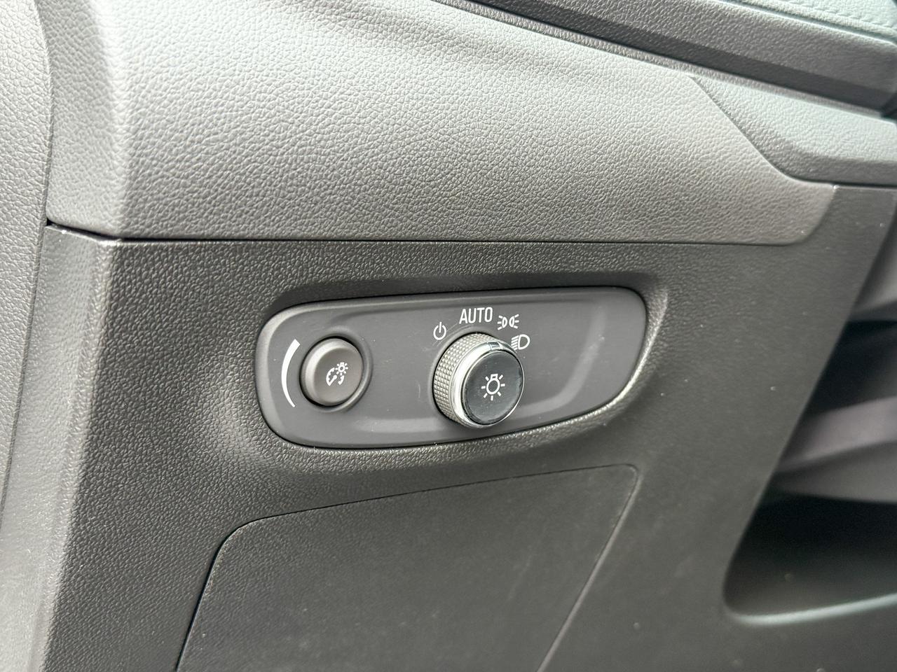 2026 Buick Encore GX Preferred 1.3L 3CYL WITH REMOTE START/ENTRY, HEATED SEATS, HEATED STEERING WHEEL, HD SURROUND VISION, POWER LIFTGATE Photo