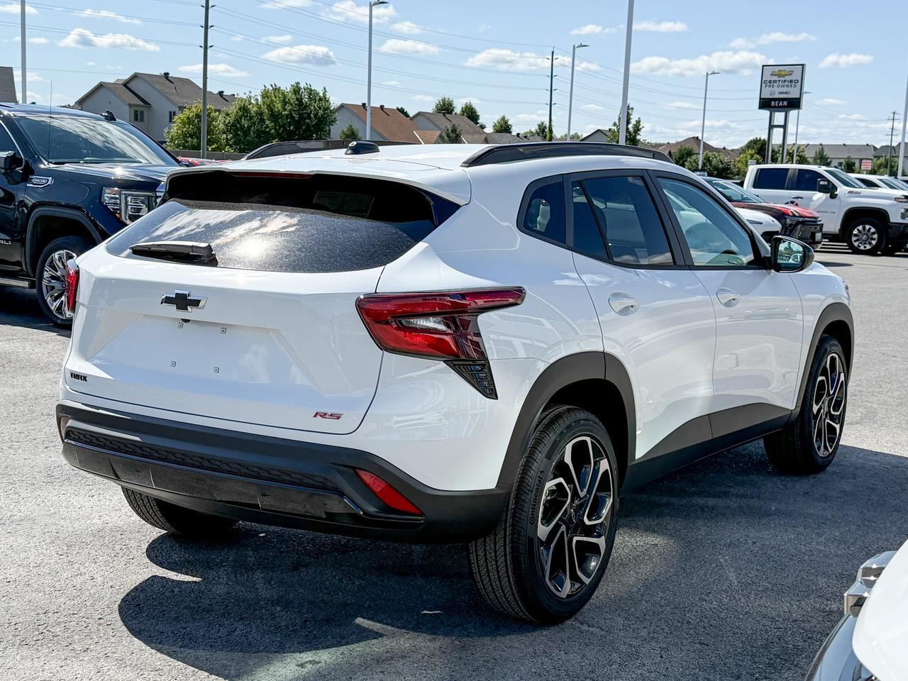 2025 Chevrolet Trax 2RS 1.2L 3 CYL WITH REMOTE START/ENTRY, HEATED SEATS, HEATED STEERING WHEEL, APPLE CARPLAY AND ANDROID AUTO Photo