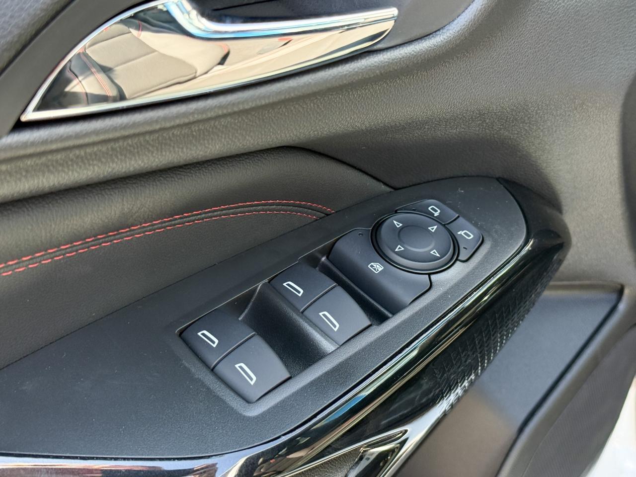 2025 Chevrolet Trax 2RS 1.2L 3 CYL WITH REMOTE START/ENTRY, HEATED SEATS, HEATED STEERING WHEEL, APPLE CARPLAY AND ANDROID AUTO Photo