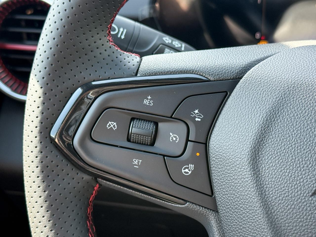 2025 Chevrolet Trax 2RS 1.2L 3 CYL WITH REMOTE START/ENTRY, HEATED SEATS, HEATED STEERING WHEEL, APPLE CARPLAY AND ANDROID AUTO Photo