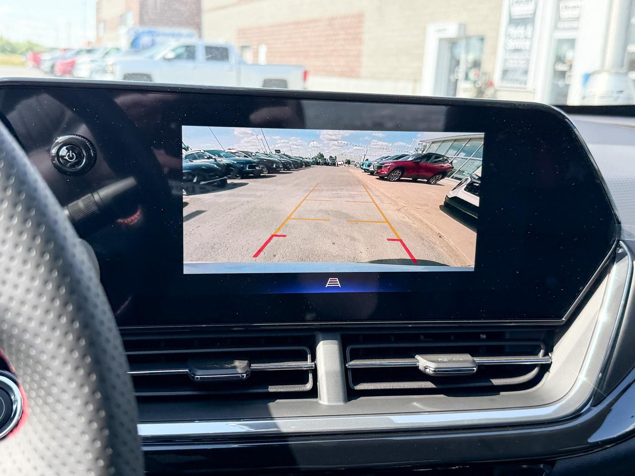 2025 Chevrolet Trax 2RS 1.2L 3 CYL WITH REMOTE START/ENTRY, HEATED SEATS, HEATED STEERING WHEEL, APPLE CARPLAY AND ANDROID AUTO Photo
