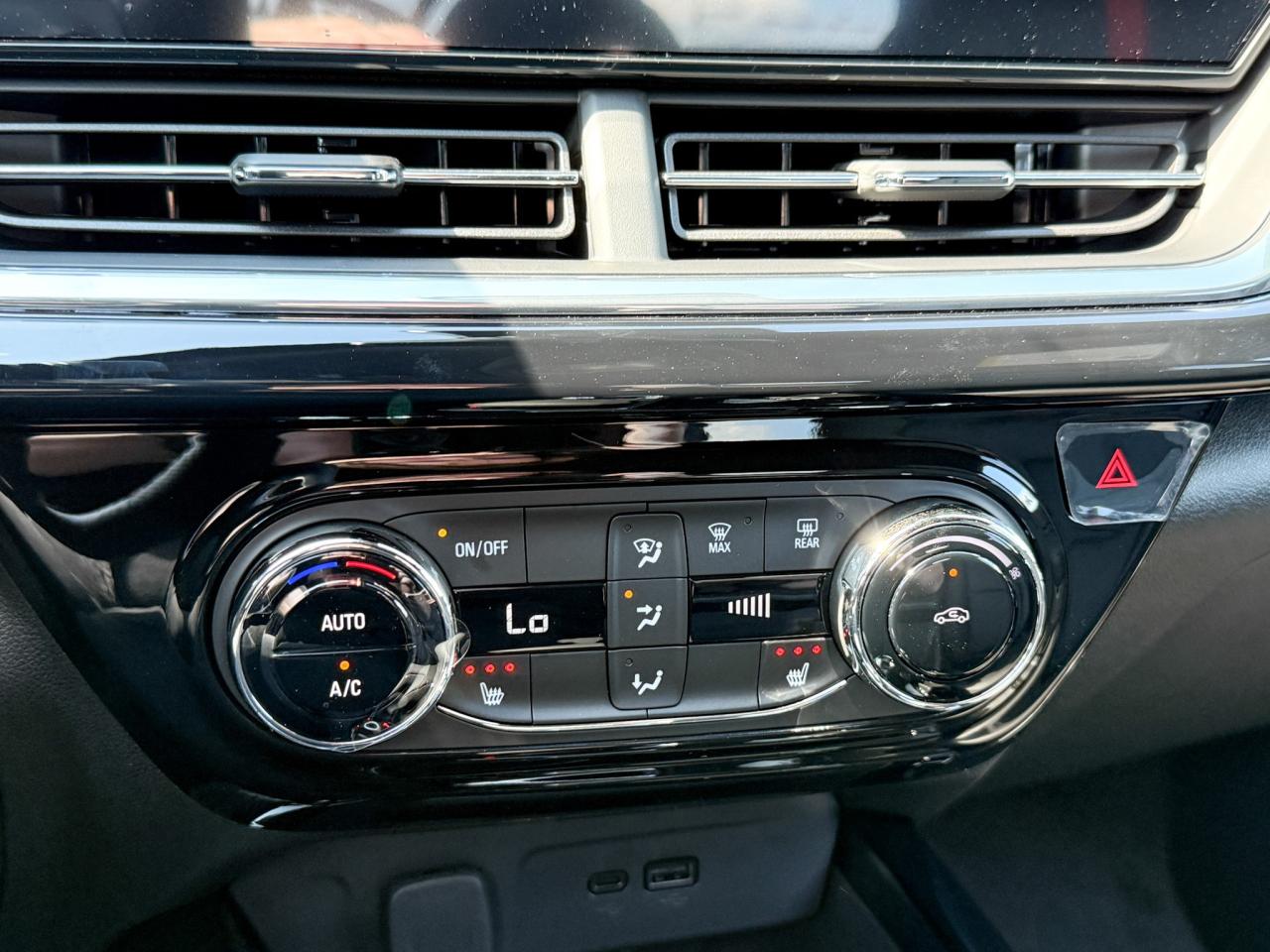 2025 Chevrolet Trax 2RS 1.2L 3 CYL WITH REMOTE START/ENTRY, HEATED SEATS, HEATED STEERING WHEEL, APPLE CARPLAY AND ANDROID AUTO Photo