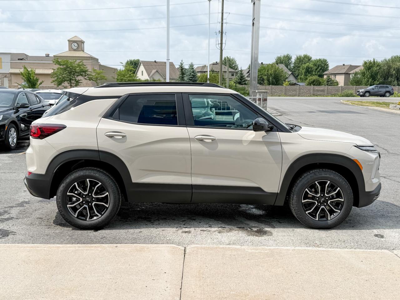 2026 Chevrolet TrailBlazer ACTIV 1.3L 3 CYL WITH REMOTE ENTRY, HEATED SEATS, HEATED STEERING WHEEL, SUNROOF, POWER LIFTGATE, HD REAR VISION CAMERA Photo