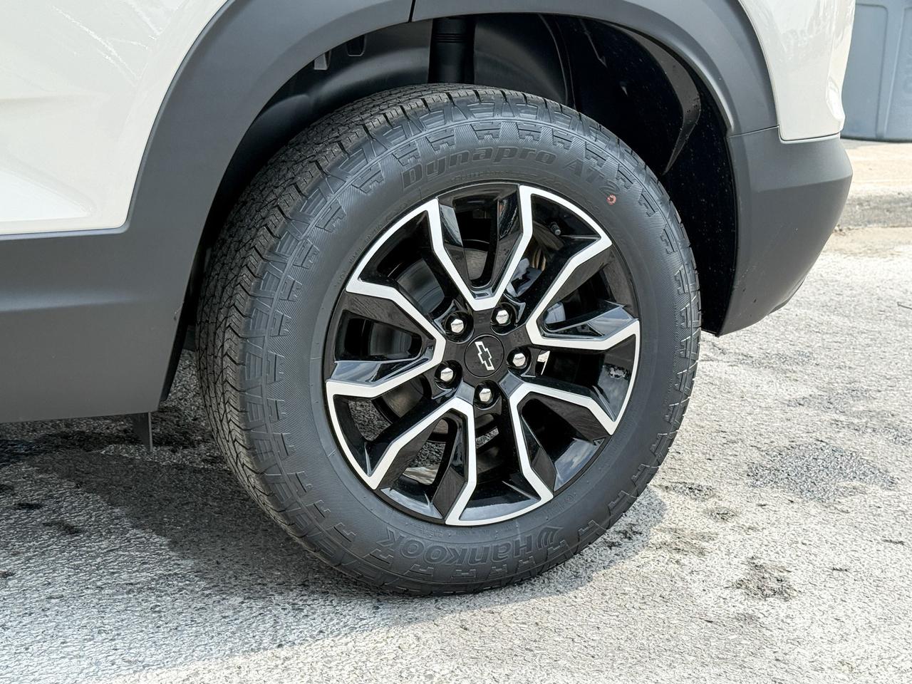 2026 Chevrolet TrailBlazer ACTIV 1.3L 3 CYL WITH REMOTE ENTRY, HEATED SEATS, HEATED STEERING WHEEL, SUNROOF, POWER LIFTGATE, HD REAR VISION CAMERA Photo
