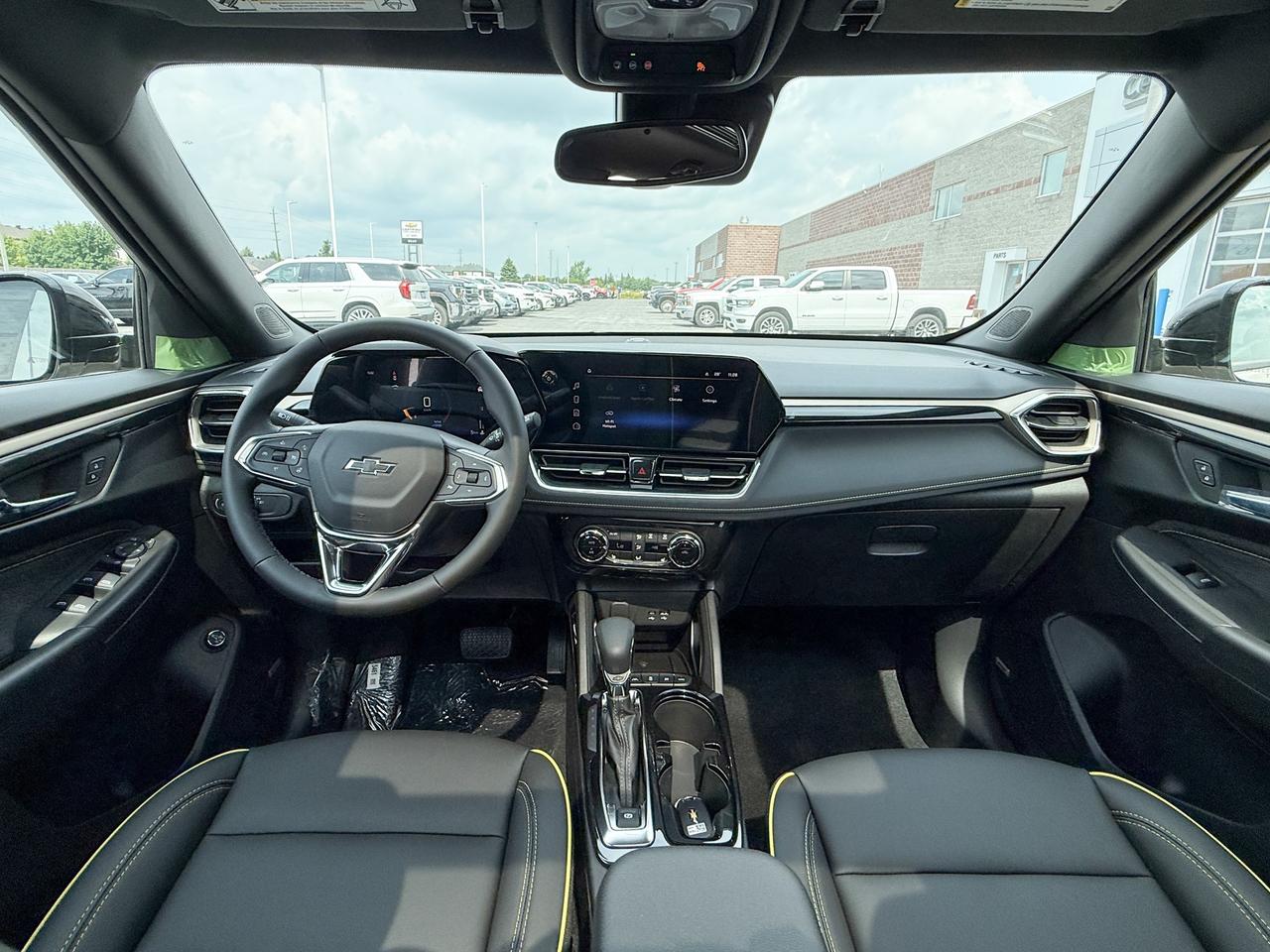 2026 Chevrolet TrailBlazer ACTIV 1.3L 3 CYL WITH REMOTE ENTRY, HEATED SEATS, HEATED STEERING WHEEL, SUNROOF, POWER LIFTGATE, HD REAR VISION CAMERA Photo
