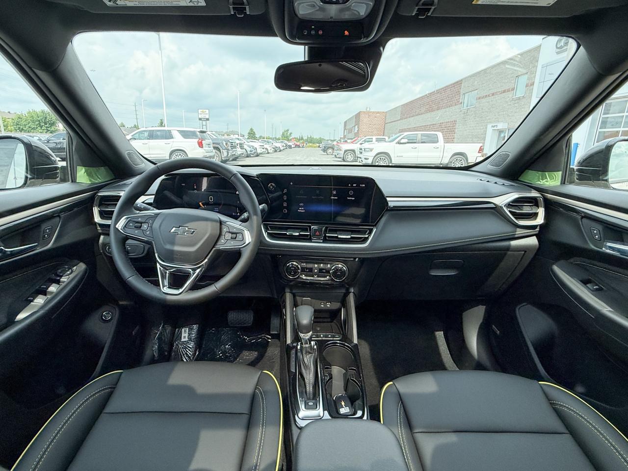 2026 Chevrolet TrailBlazer ACTIV 1.3L 3 CYL WITH REMOTE ENTRY, HEATED SEATS, HEATED STEERING WHEEL, SUNROOF, POWER LIFTGATE, HD REAR VISION CAMERA Photo