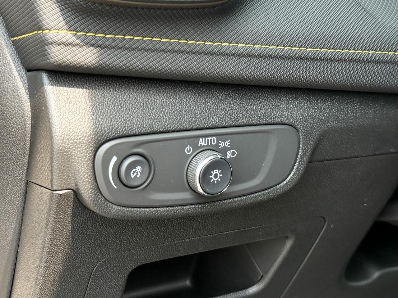 2026 Chevrolet TrailBlazer ACTIV 1.3L 3 CYL WITH REMOTE ENTRY, HEATED SEATS, HEATED STEERING WHEEL, SUNROOF, POWER LIFTGATE, HD REAR VISION CAMERA Photo