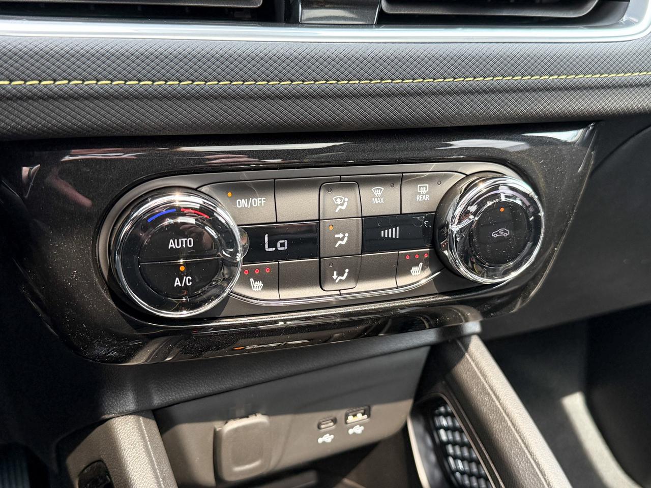 2026 Chevrolet TrailBlazer ACTIV 1.3L 3 CYL WITH REMOTE ENTRY, HEATED SEATS, HEATED STEERING WHEEL, SUNROOF, POWER LIFTGATE, HD REAR VISION CAMERA Photo