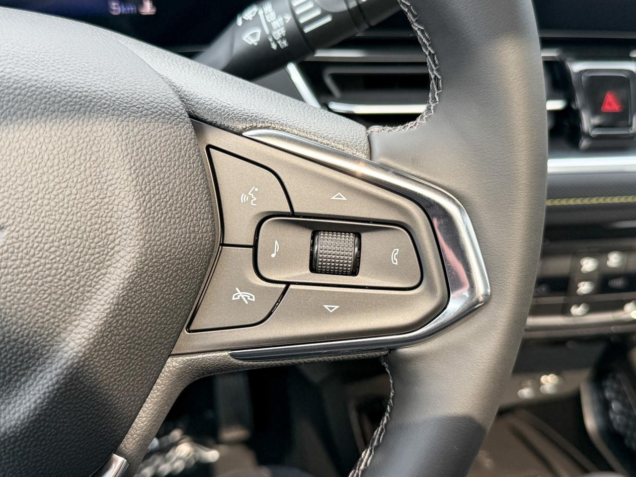 2026 Chevrolet TrailBlazer ACTIV 1.3L 3 CYL WITH REMOTE ENTRY, HEATED SEATS, HEATED STEERING WHEEL, SUNROOF, POWER LIFTGATE, HD REAR VISION CAMERA Photo