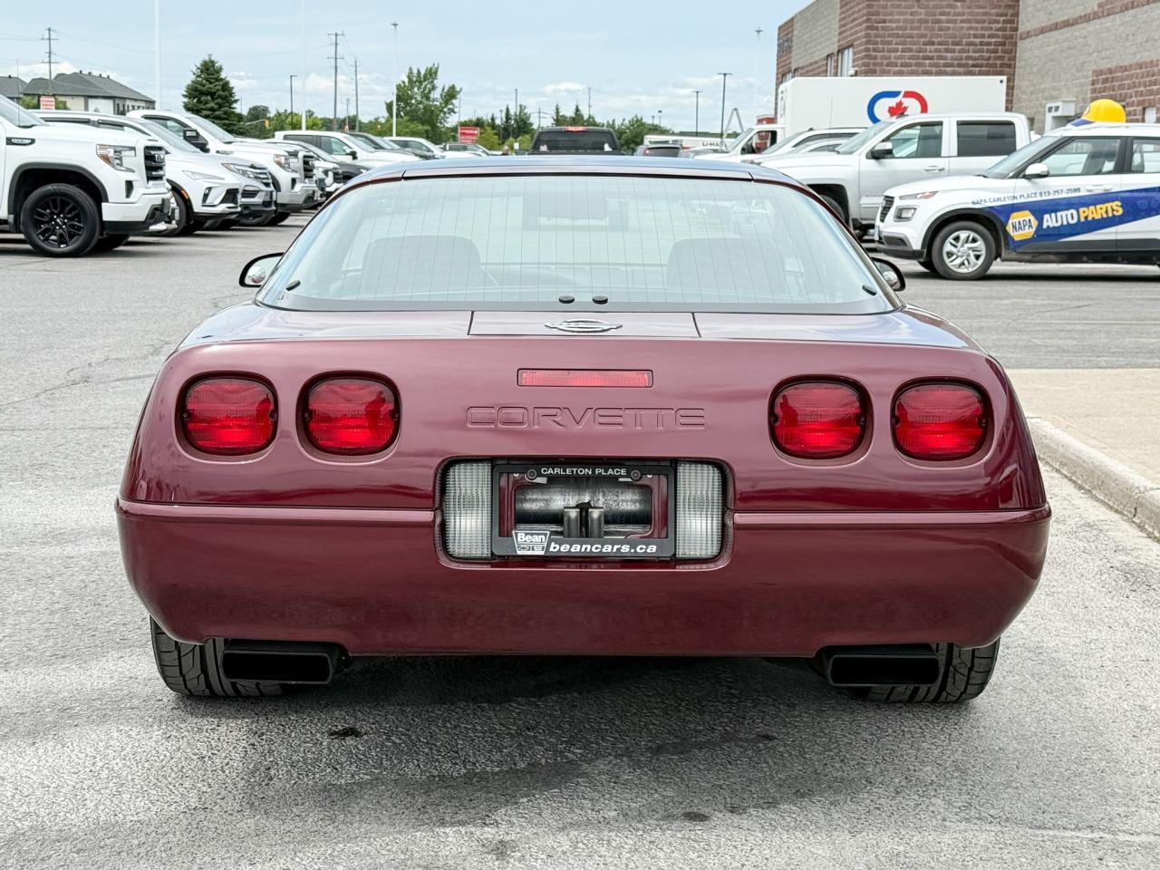 1993 Chevrolet Corvette 40TH ANNIVERSARY COUPE AUTO 40th ANNIVERSARY 1LT COUPE, AUTOMATIC, CLEAN CARFAX - SUPER CLEAN CORVETTE! Photo3
