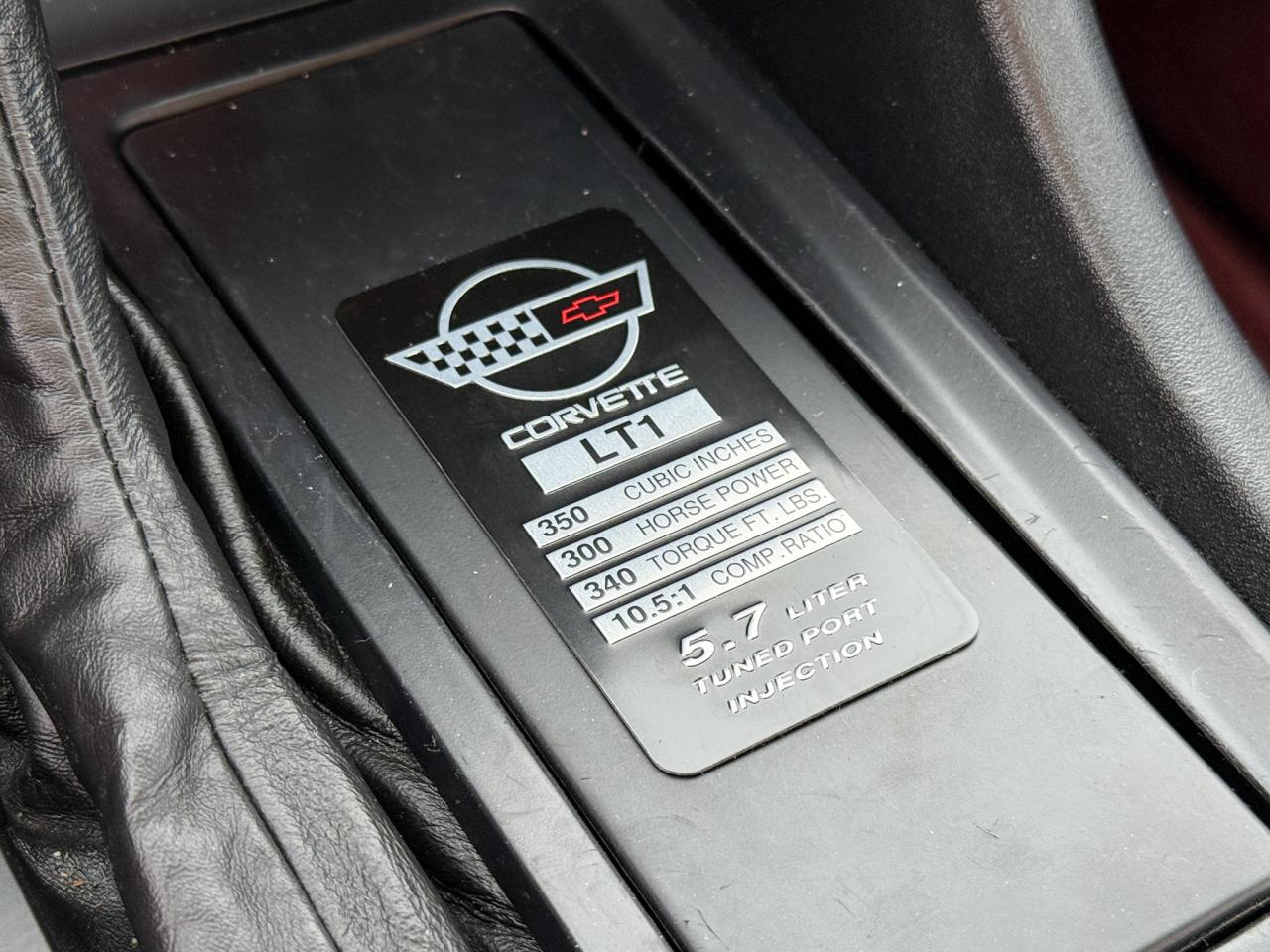 1993 Chevrolet Corvette 40TH ANNIVERSARY COUPE AUTO 40th ANNIVERSARY 1LT COUPE, AUTOMATIC, CLEAN CARFAX - SUPER CLEAN CORVETTE! Photo